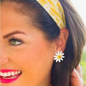 Brianna Cannon Darling Daisy Stud Earrings VEUC
